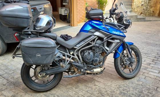 TRIUMPH TIGER 800 XRX TRIUMPH TIGER 800 XRX